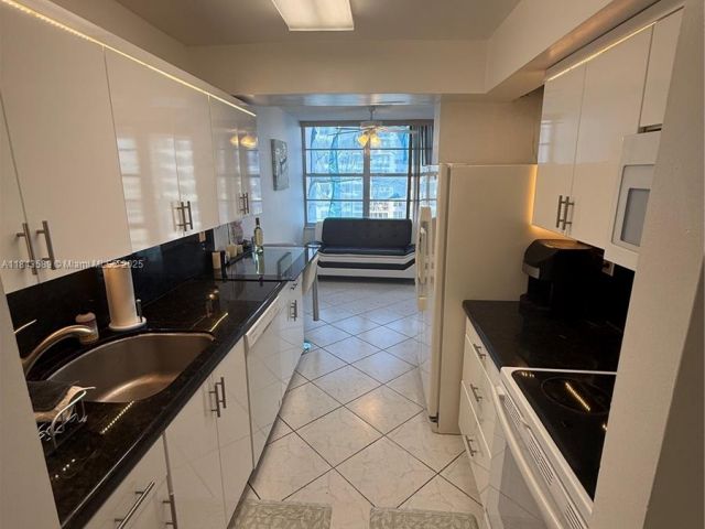 Apartment for sale  Unit #1611 - photo 7432703