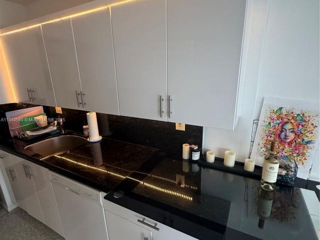 Apartment for sale  Unit #1611 - photo 7432705