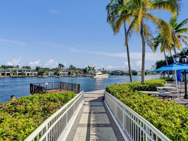 3-bedroom condo for sale in Aventura - 21150 Point Pl 406 - MondialRealty