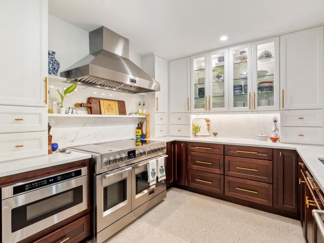 Home for sale at 2122 Northridge Road - photo 6315409