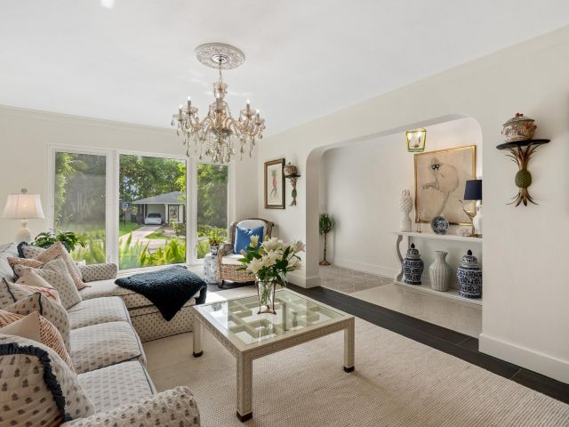 Home for sale at 2122 Northridge Road - photo 6315412