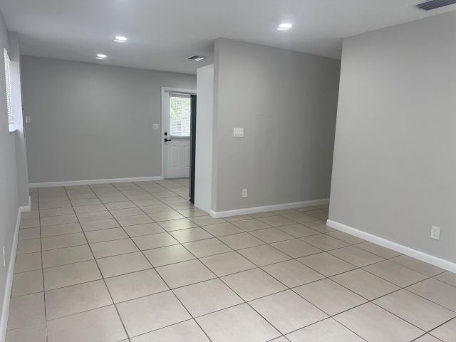 Home for rent at 721 Nathan Hale Road - photo 6319562