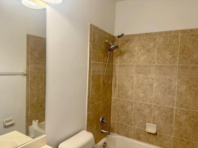 Home for rent at 1833 NW 12th Street - photo 6316959