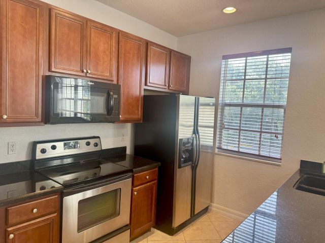 Home for rent at 1833 NW 12th Street - photo 6316961