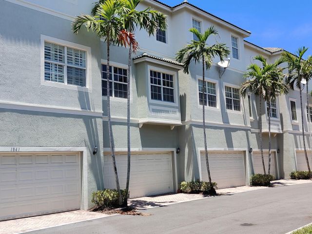 Home for rent at 1833 NW 12th Street - photo 6316963