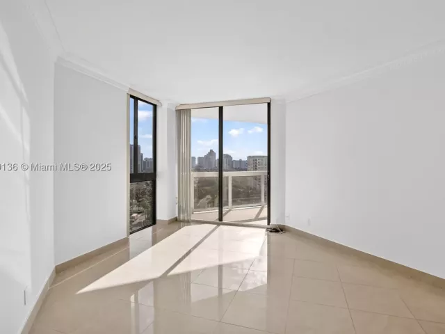 2-bedroom condo for sale in Aventura - 20185 E Country Club Dr 1405 - MondialRealty
