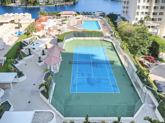 2-bedroom condo for sale in Aventura - 20185 E Country Club Dr 1405 - MondialRealty