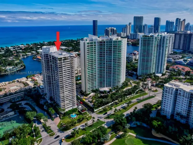 2-bedroom condo for sale in Aventura - 20185 E Country Club Dr 1405 - MondialRealty