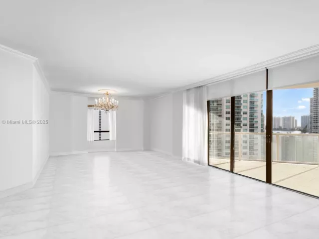 2-bedroom condo for sale in Aventura - 19500 Turnberry Way 9D - MondialRealty