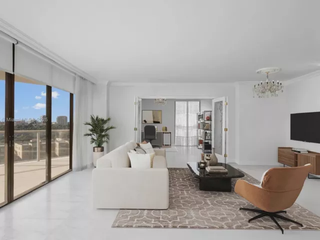 2-bedroom condo for sale in Aventura - 19500 Turnberry Way 9D - MondialRealty