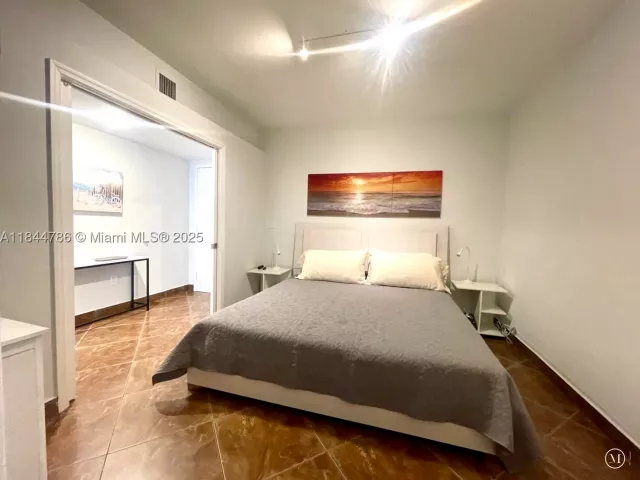 1-bedroom condo for rent in Hallandale Beach - 1830 S Ocean Dr 3009 - MondialRealty