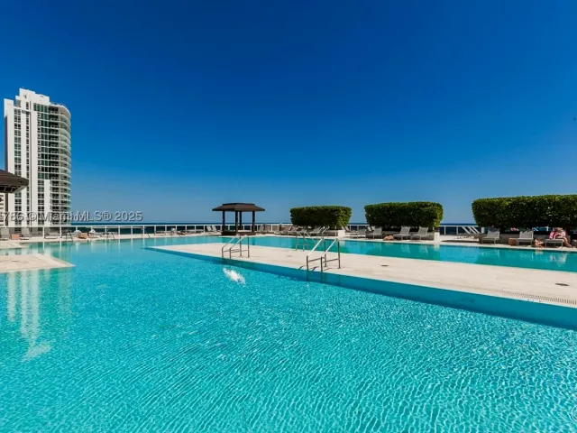 1-bedroom condo for rent in Hallandale Beach - 1830 S Ocean Dr 3009 - MondialRealty