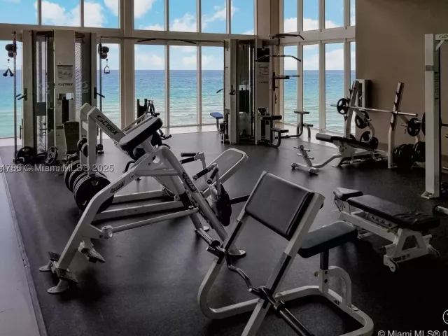 1-bedroom condo for rent in Hallandale Beach - 1830 S Ocean Dr 3009 - MondialRealty