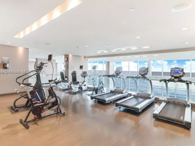 1-bedroom condo for rent in Hallandale Beach - 1830 S Ocean Dr 3009 - MondialRealty