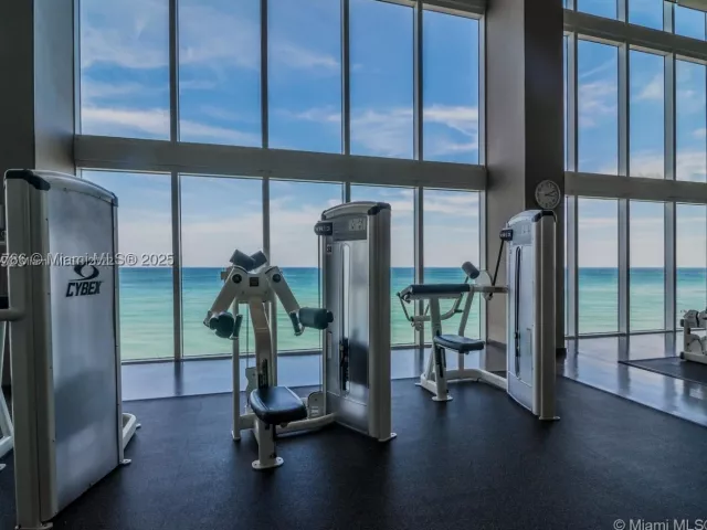 1-bedroom condo for rent in Hallandale Beach - 1830 S Ocean Dr 3009 - MondialRealty