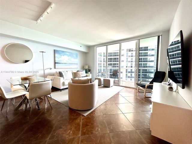 Apartment for rent  Unit #3009 - photo 6322693