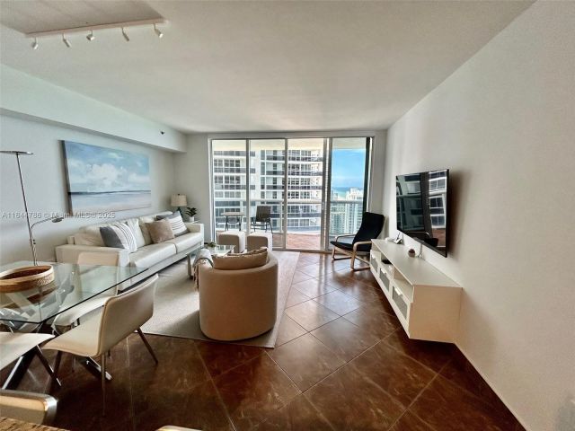 Apartment for rent  Unit #3009 - photo 6322699