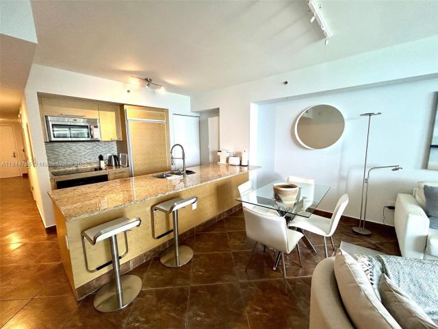 Apartment for rent  Unit #3009 - photo 6322700