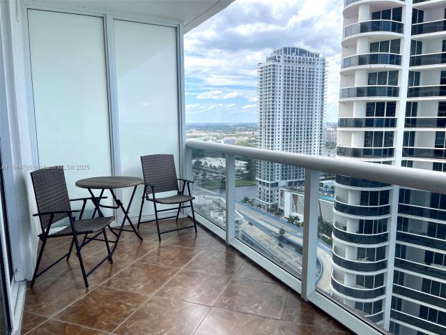 Apartment for rent  Unit #3009 - photo 6322702