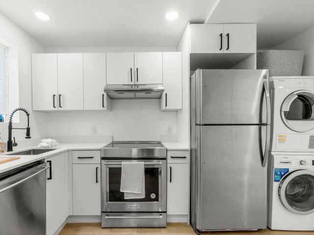 Home for rent at 114 NW 10th Avenue - photo 6362712