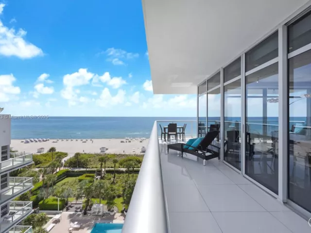 3-bedroom condo for sale in Miami Beach - 3737 Collins Ave S-801 - MondialRealty