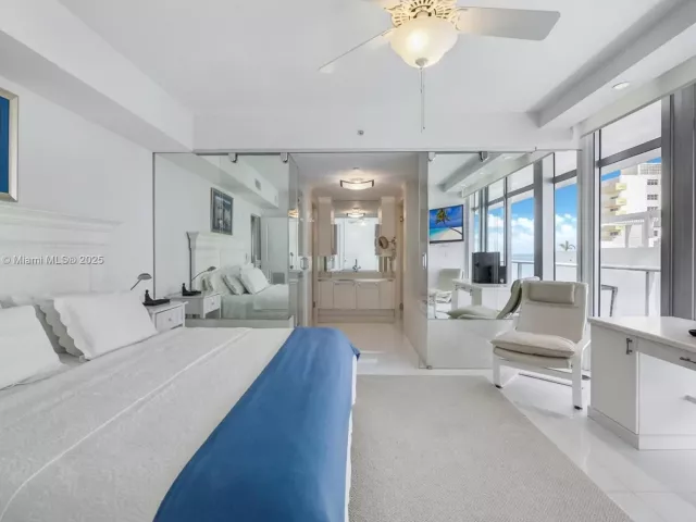3-bedroom condo for sale in Miami Beach - 3737 Collins Ave S-801 - MondialRealty