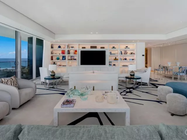 5-bedroom condo for sale in Surfside - 9349 Collins Ave 1101 - MondialRealty