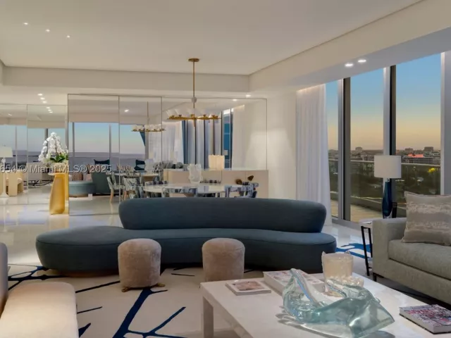 5-bedroom condo for sale in Surfside - 9349 Collins Ave 1101 - MondialRealty