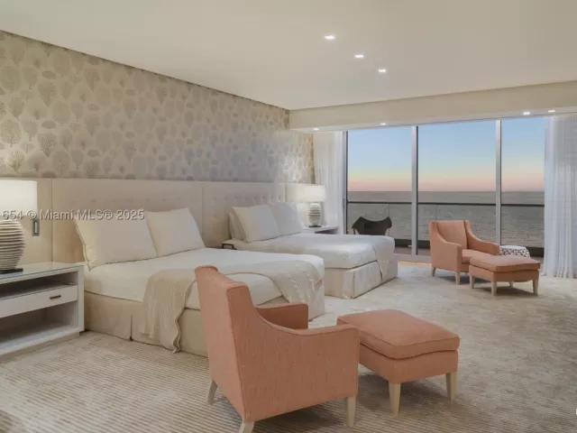 5-bedroom condo for sale in Surfside - 9349 Collins Ave 1101 - MondialRealty
