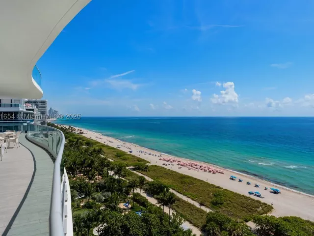 5-bedroom condo for sale in Surfside - 9349 Collins Ave 1101 - MondialRealty