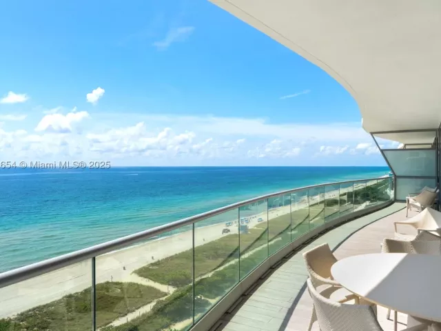 5-bedroom condo for sale in Surfside - 9349 Collins Ave 1101 - MondialRealty