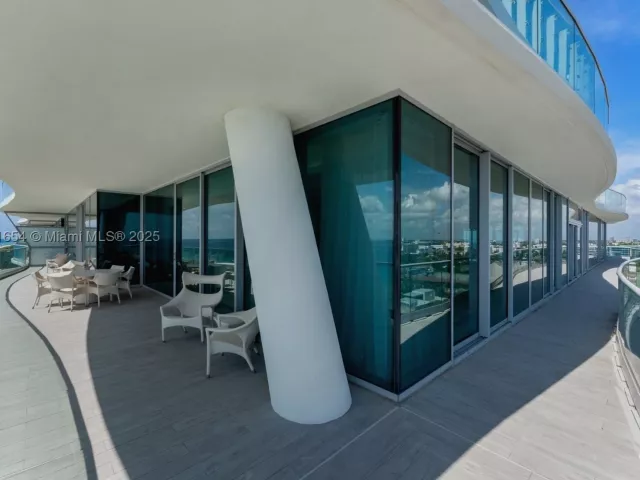 5-bedroom condo for sale in Surfside - 9349 Collins Ave 1101 - MondialRealty