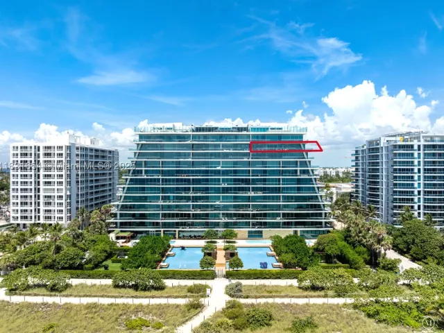 5-bedroom condo for sale in Surfside - 9349 Collins Ave 1101 - MondialRealty