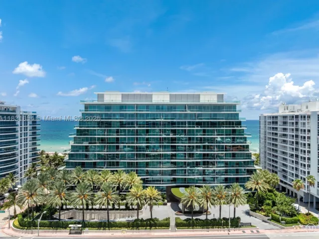 5-bedroom condo for sale in Surfside - 9349 Collins Ave 1101 - MondialRealty