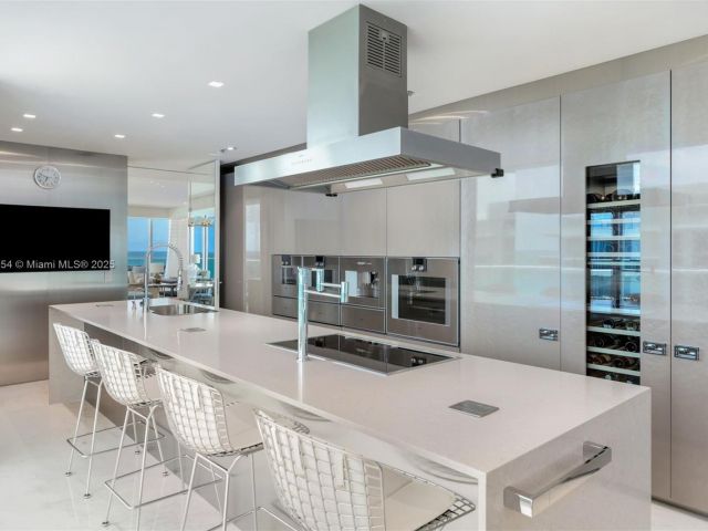 Apartment for sale  Unit #1101 - photo 6331254