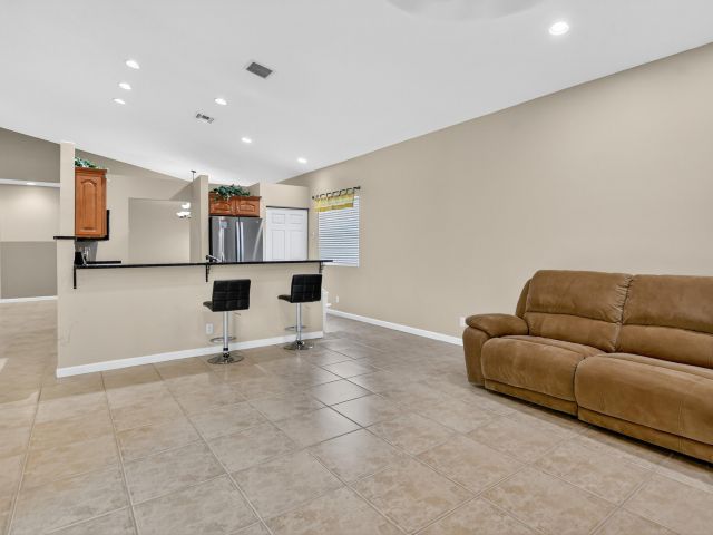 Home for rent at 3511 NW 4th Avenue - photo 6437304