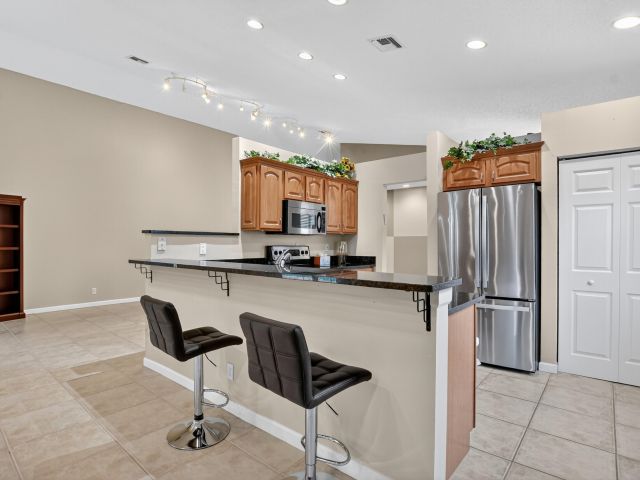 Home for rent at 3511 NW 4th Avenue - photo 6437311