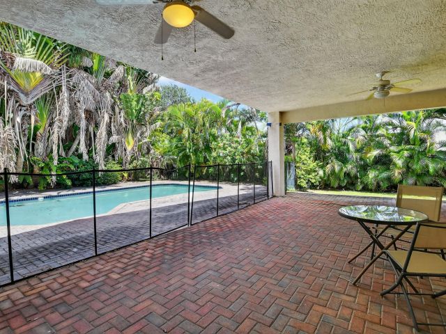 Home for rent at 3511 NW 4th Avenue - photo 6437314