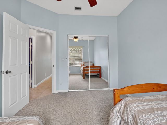 Home for rent at 3511 NW 4th Avenue - photo 6437318