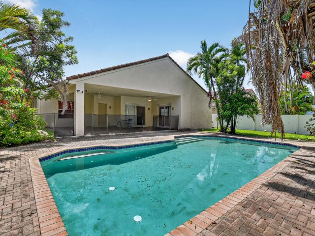 Home for rent at 3511 NW 4th Avenue - photo 6437321