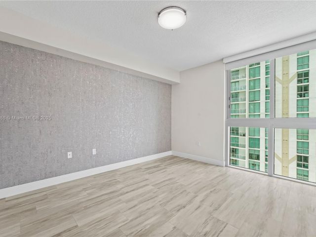 Apartment for sale  Unit #4-1107 - photo 6324844