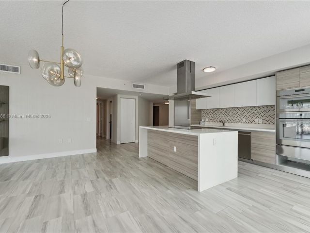 Apartment for sale  Unit #4-1107 - photo 6324849