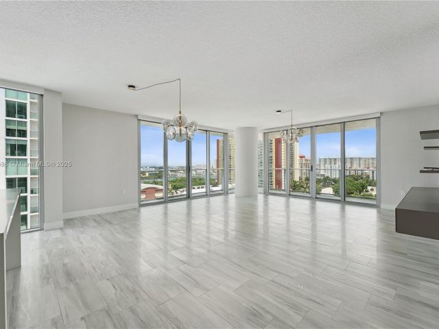 Apartment for sale  Unit #4-1107 - photo 6324855