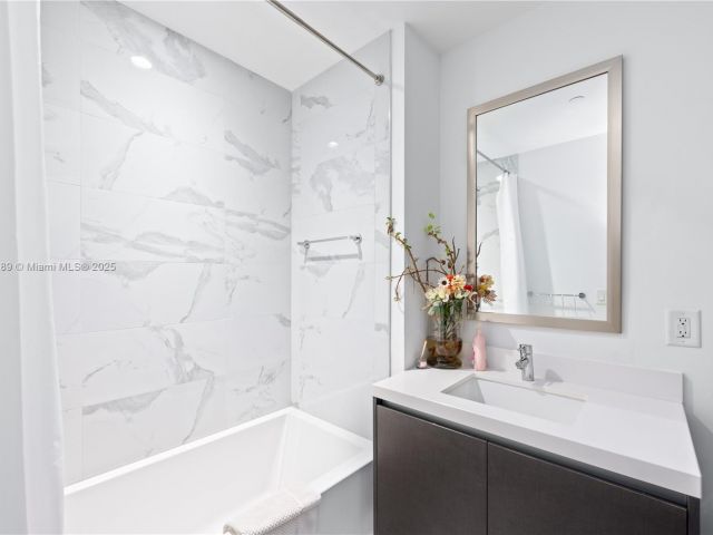 Apartment for sale  Unit #1410 - photo 6332034