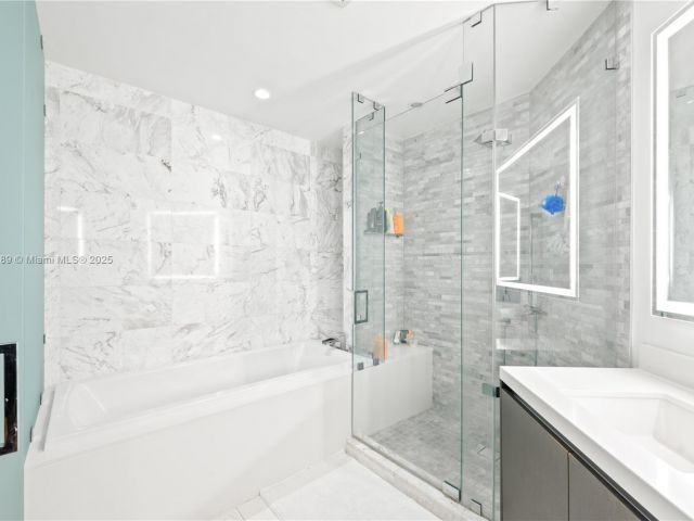 Apartment for sale  Unit #1410 - photo 6332037