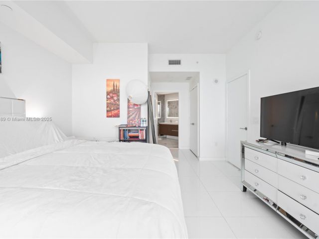 Apartment for sale  Unit #1410 - photo 6332040