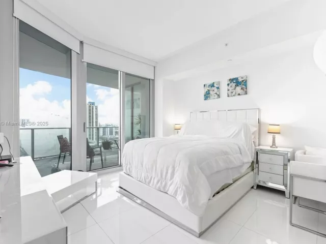 1-bedroom condo for sale in Miami - 851 NE 1st Ave 1410 - MondialRealty
