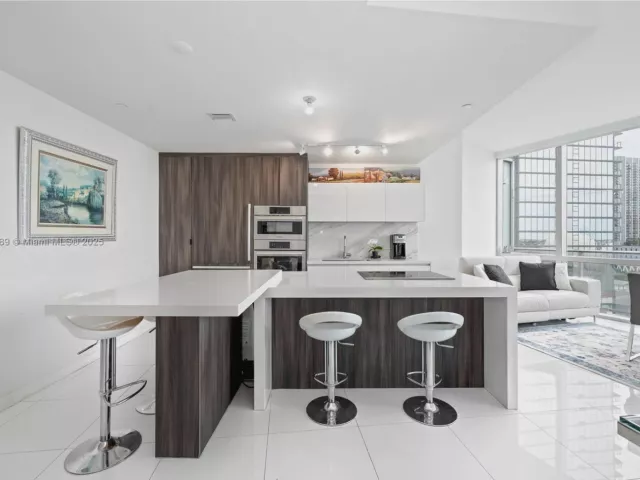 1-bedroom condo for sale in Miami - 851 NE 1st Ave 1410 - MondialRealty