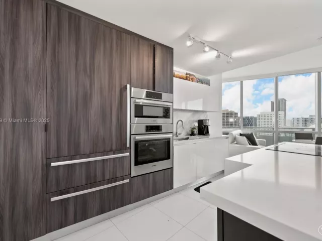 1-bedroom condo for sale in Miami - 851 NE 1st Ave 1410 - MondialRealty