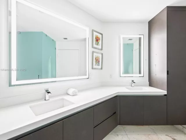 1-bedroom condo for sale in Miami - 851 NE 1st Ave 1410 - MondialRealty
